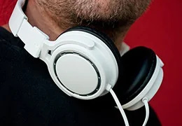 Messung der Ausreißkraft an Lautsprecherkomponenten